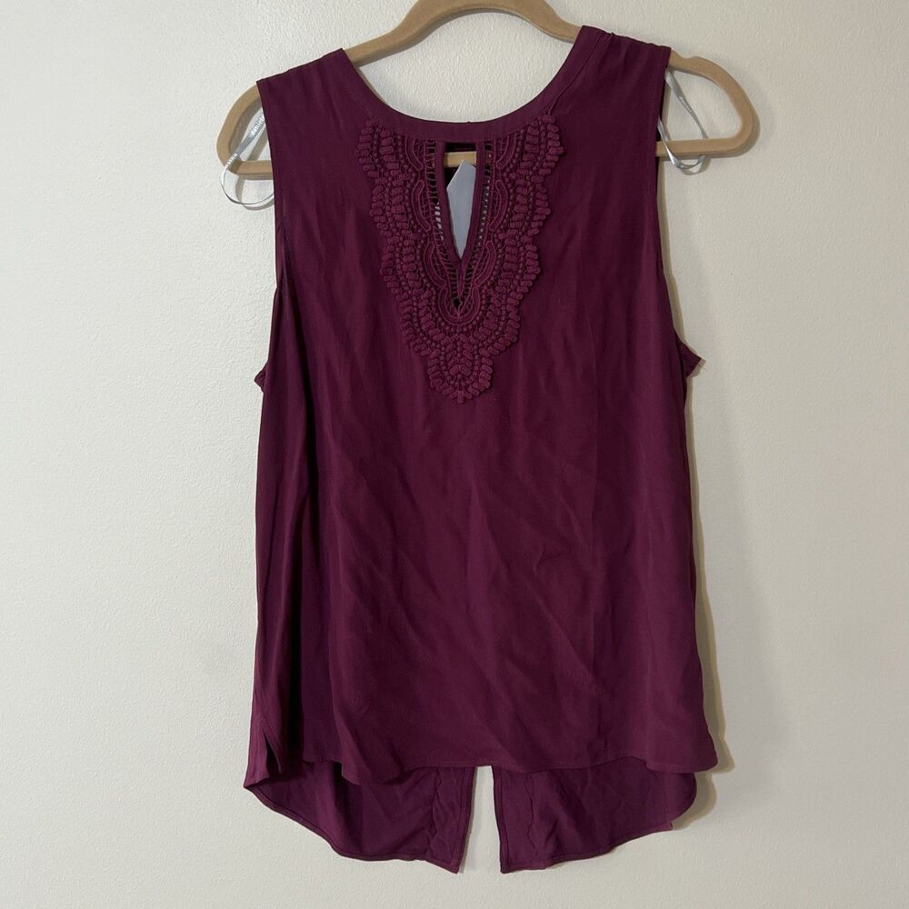 Daniel Rainn Crochet Top size LARGE Quin Split Back Shirt Keyhole Burgundy NWT